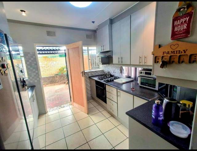 3 BEDROOM TOWNHOUSE FOR SALE IN FLAMWOOD